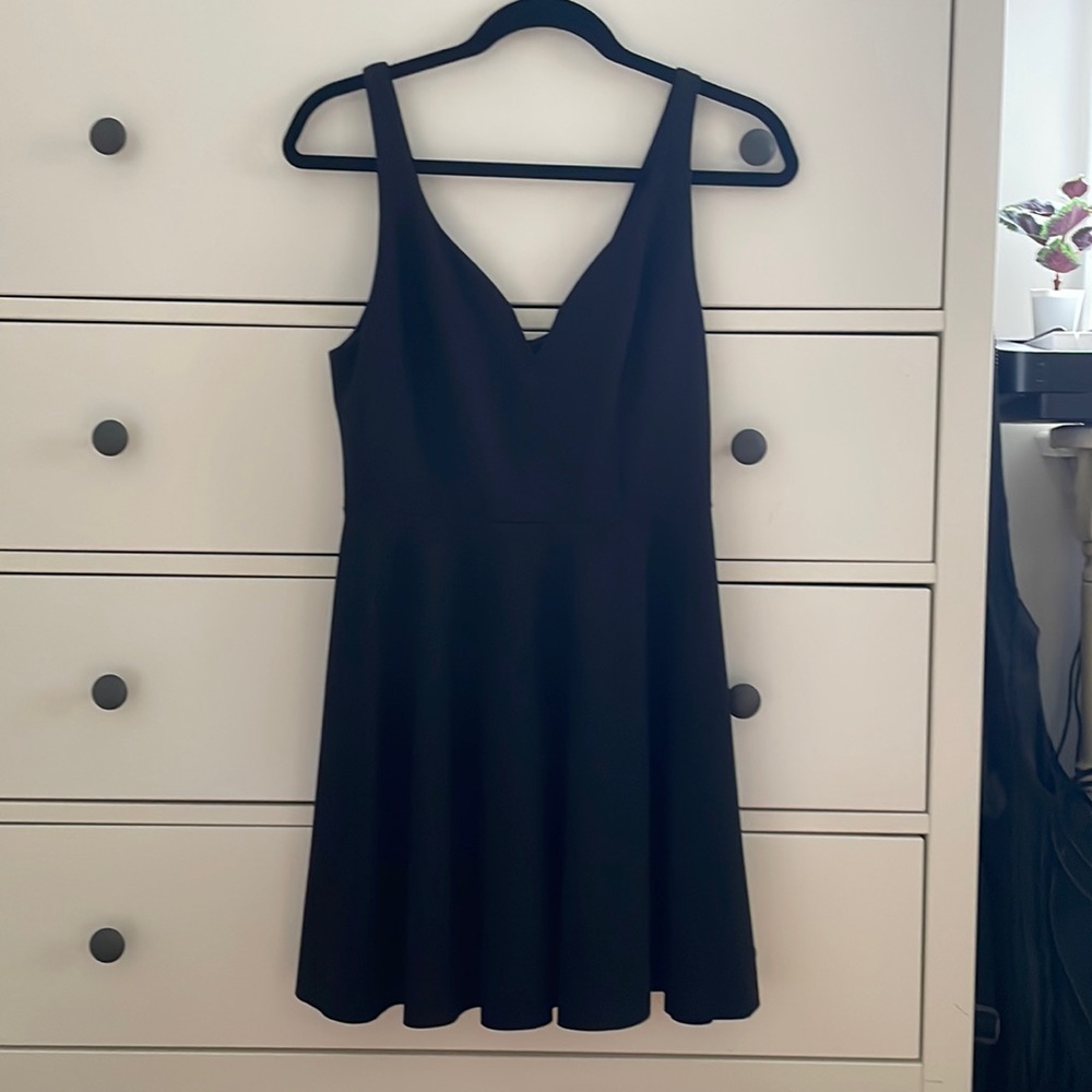 Kimchi Blue Sweetheart Neckline Skater Dress - super flattering